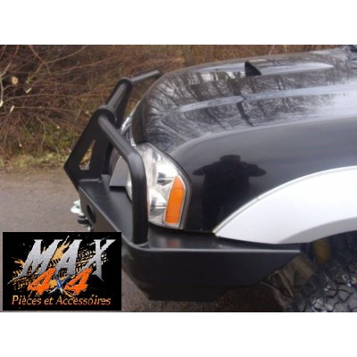 PARE CHOC AVANT AVEC BULLBAR D22 2001-2004