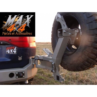 PARE CHOC ARRIERE AVEC PORTE ROUE DE SECOUR DROIT PAJERO SPORT 1996 A 2000