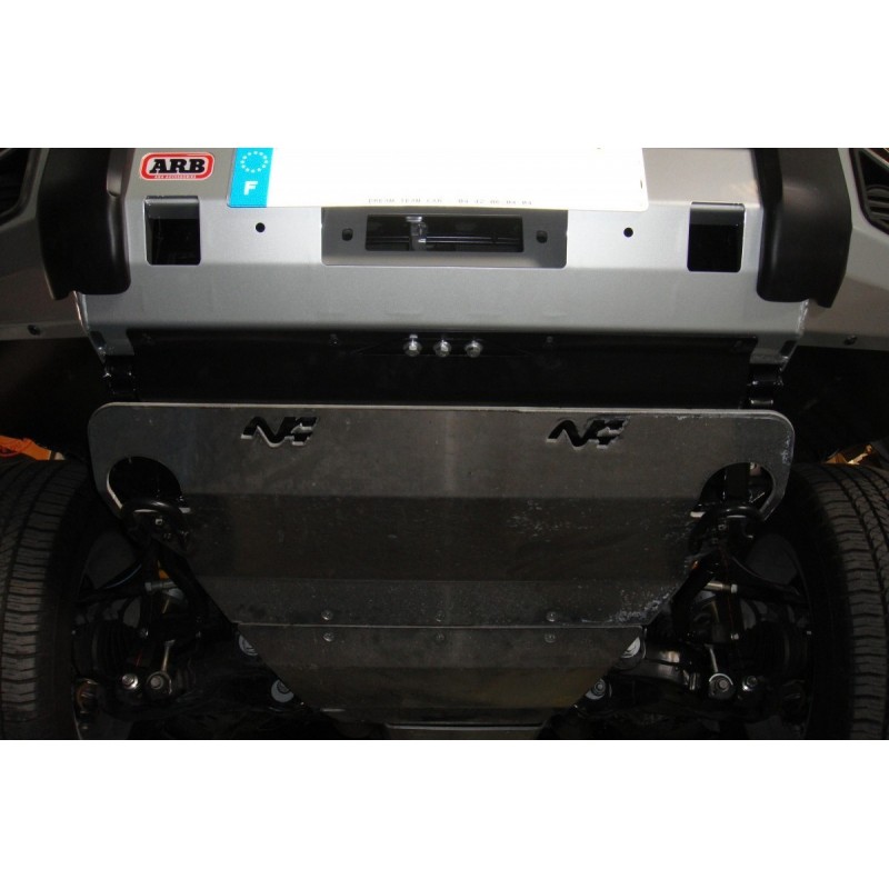 VDJ 200 Avant avec pare-choc ARB / Front with ARB bull bar 