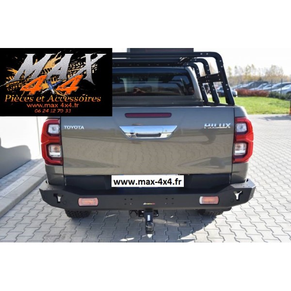 PARE CHOC ACIER ARRIERE HILUX APRES 2020 SR5 court feux led