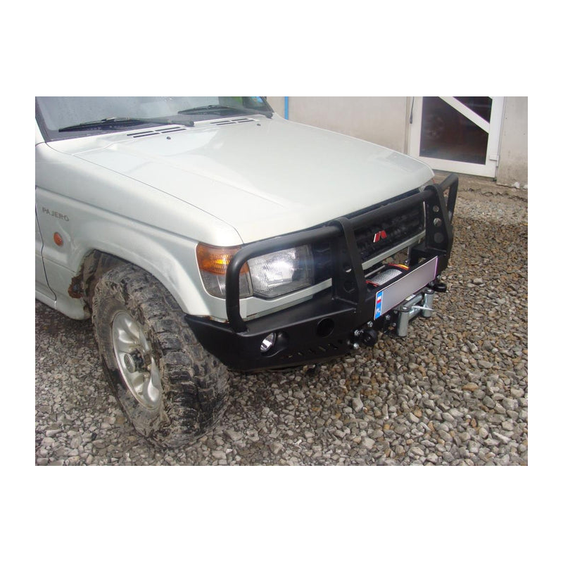PARE CHOC AVANT AVEC BULLBAR pour Mitsubishi Pajero II V33 (1991-1999) modele avec élargisseurs d'ailes larges  