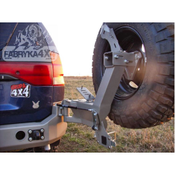 PARE CHOC ARRIERE AVEC PORTE ROUE DE SECOUR DROIT PAJERO SPORT 1996 A 2000 